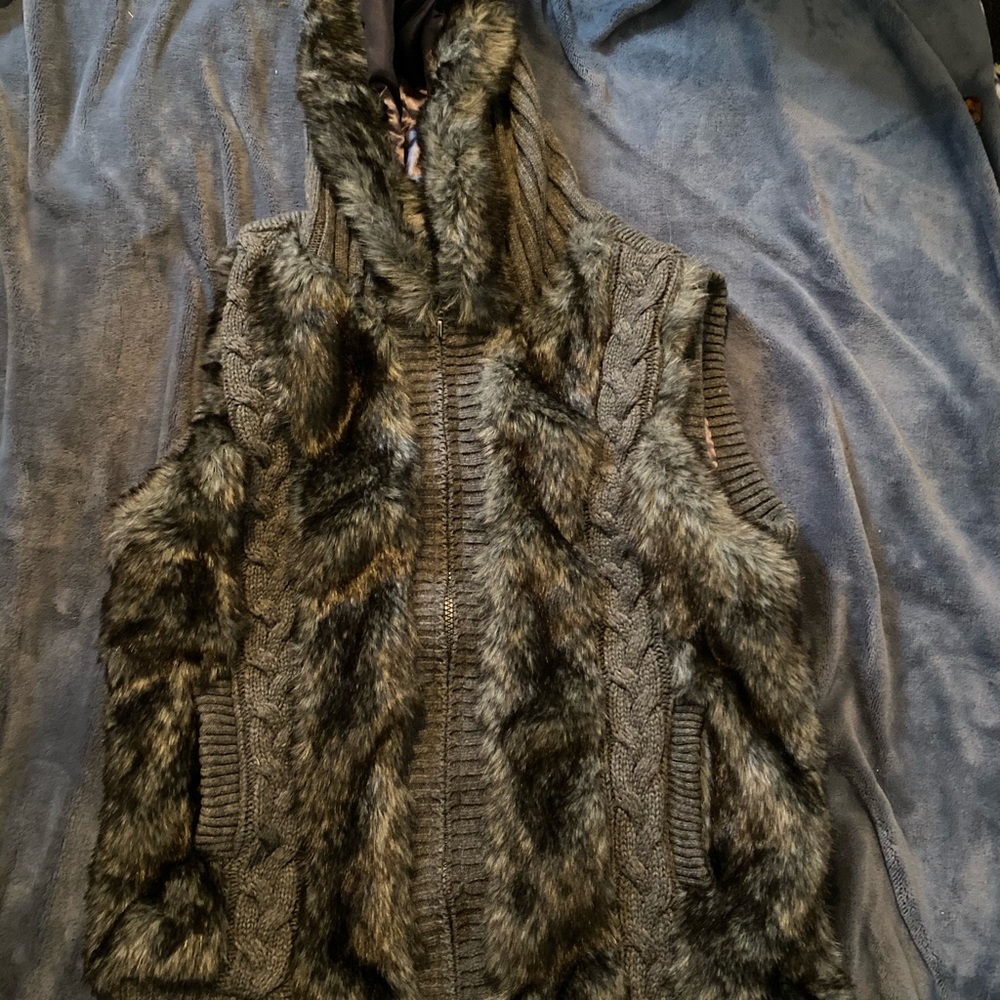 Fur vest
